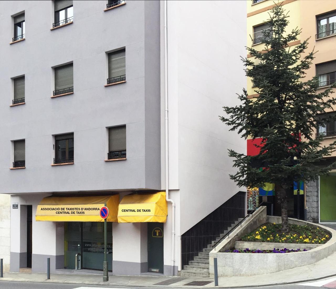 Apartamento Escapada Andorra la Vella Bagian luar foto